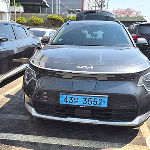 [기아]디 올 뉴 니로 EV 에어 2023 년 전기 중고차 전액할부 중고차리스 중고차수출