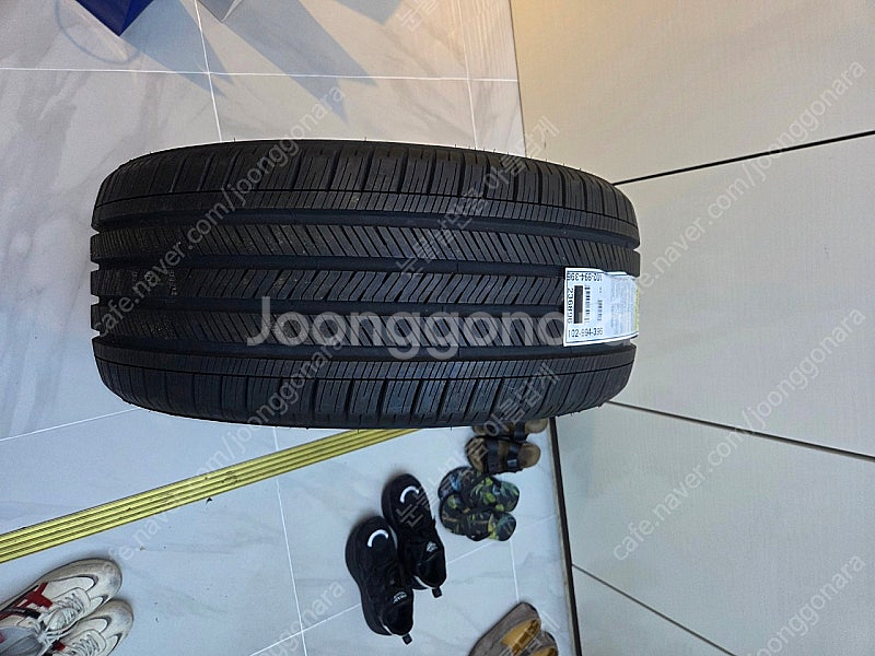 링컨 에비에이터 순정 타이어. 굿이어 275/40R22...--2