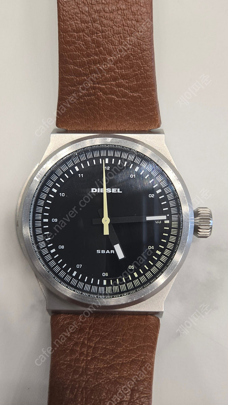 디젤 DZ-1561 가죽밴드 시계--1