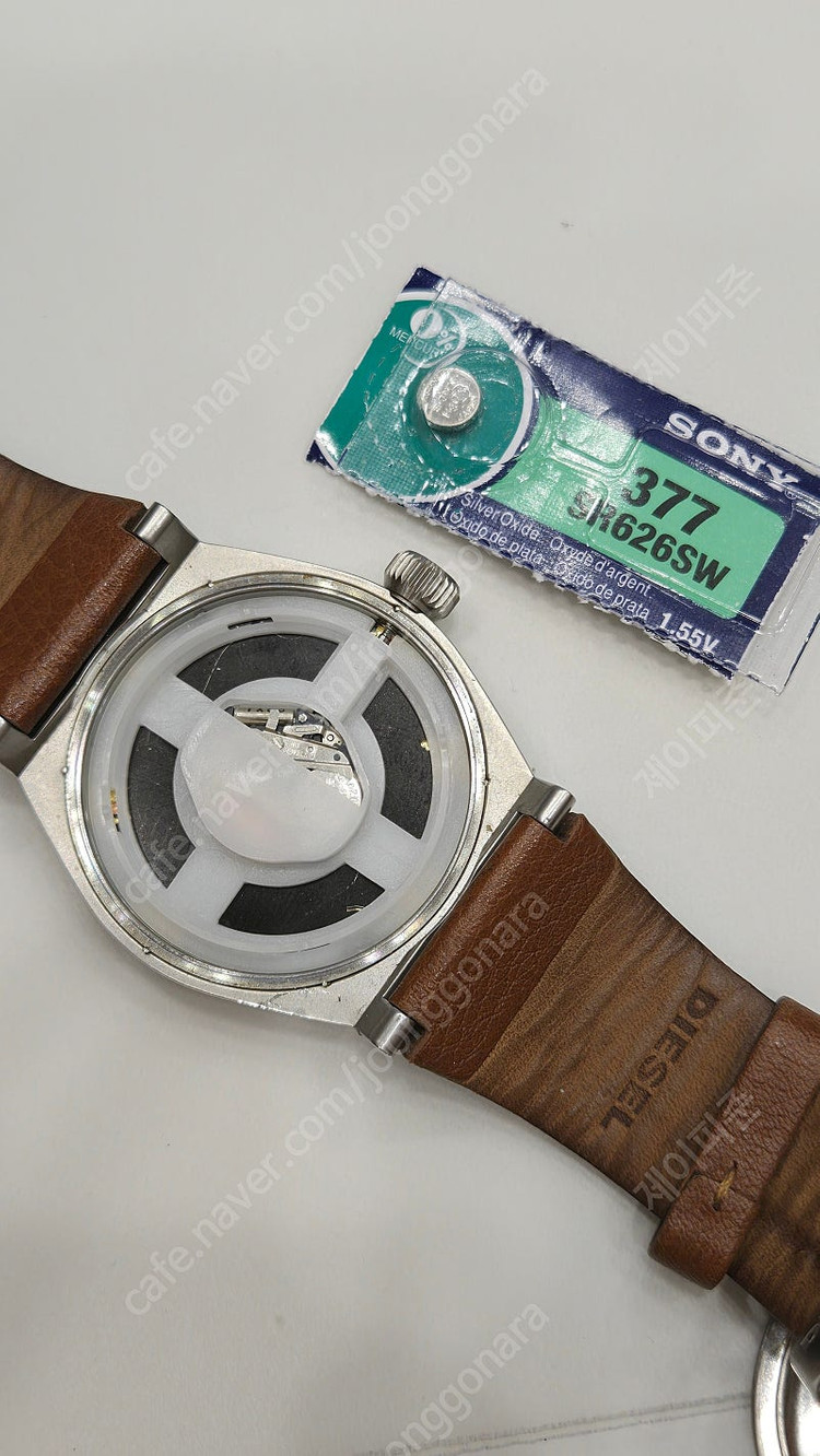 디젤 DZ-1561 가죽밴드 시계--4