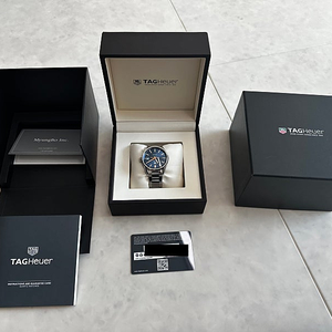 태그호이어 까레라 쿼츠 39mm 청판 판매합니다. 상태 매우 좋습니다.