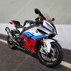 16년식 BMW S1000RR 상태A급 판매합니다.