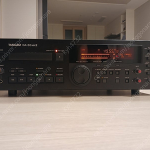 TASCAM 방송용DAT DA-30MK2팝니다
