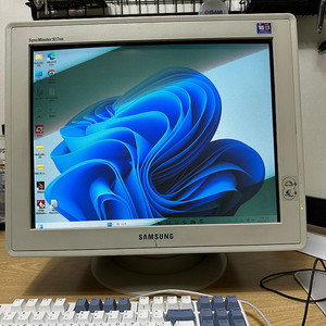 crt 19인치 모니터 삼성 싱크마스터 927mb
