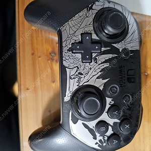 프로콘 몬헌에디션 팝니다