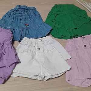 쌍둥이 여아 반바지 여러벌