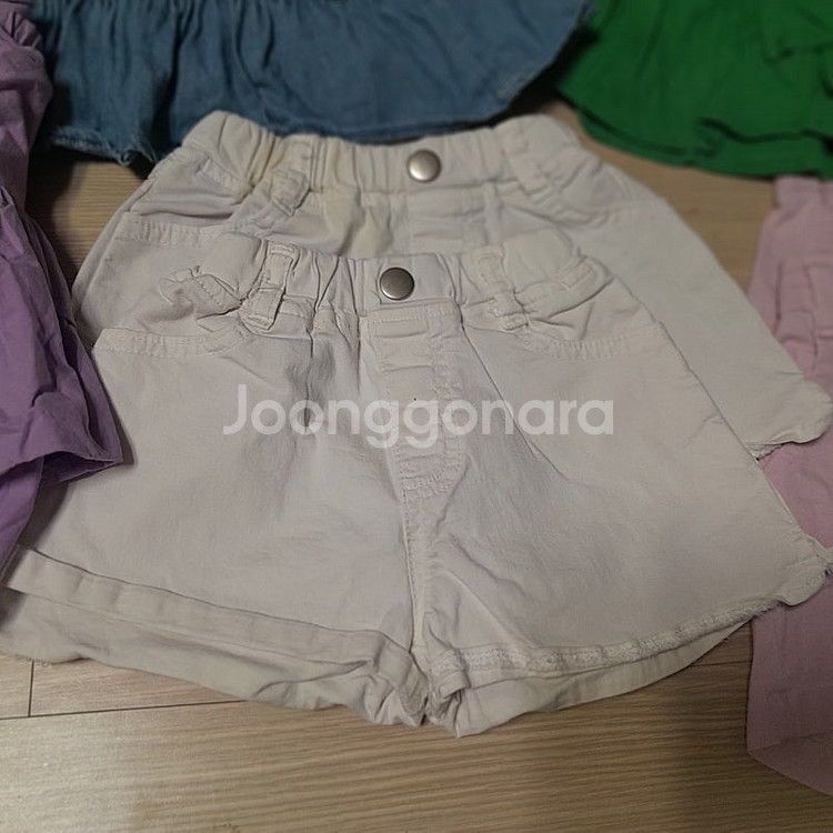 쌍둥이 여아 반바지 여러벌--4