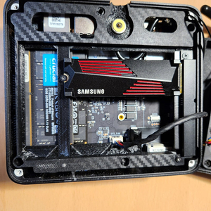 beelink ser7(비링크) 7840HS 미니 PC 판매 합니다. (메모리 32GB + M.2 삼성 990 PRO Heatsink 2TB)