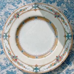 영국 올드 민튼 핸드페인티드 헬레나 샐럿 플레이트