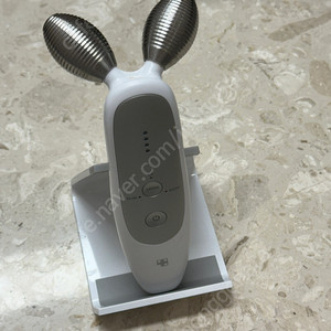 메디큐브 에이지알 더마ems샷
