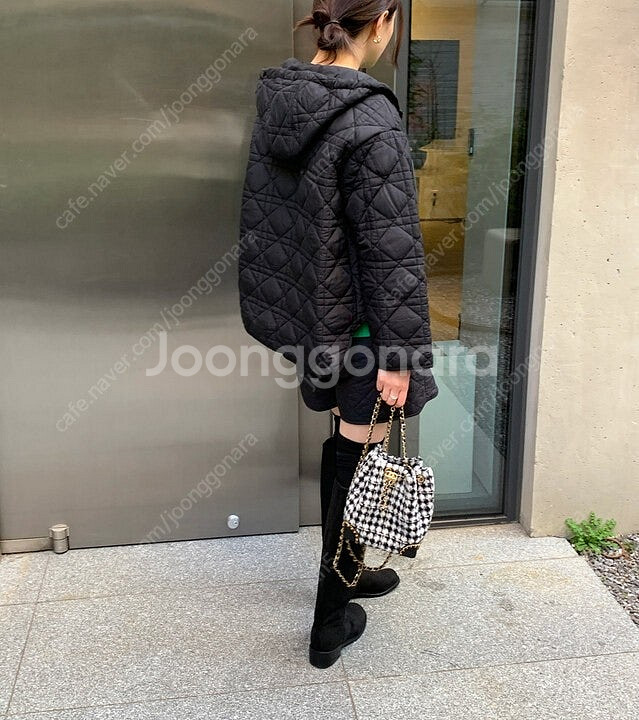 르꼬르망 세일 후드퀼팅 경량패딩 블랙 새제품--5