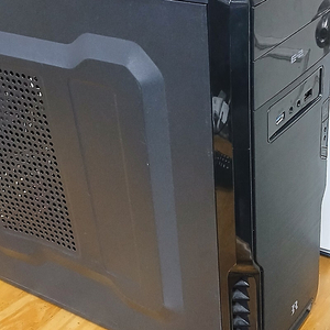 피씨 CPU i3 4150/ DDR 3 16G (4x4)/SSD 120G, HDD 1테라/ 미들 케이스 + MSI 옵틱스 G32C4 32인치 커버드 모니터
