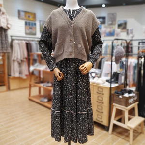 [써스데이아일랜드] 22fw 스팽글 니트 베스트 S