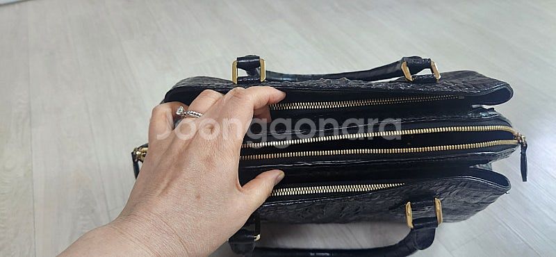 발렌티노루디 악어백--3