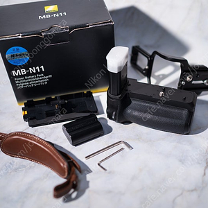 니콘 Z6ii Z7ii 전용 정품 세로그립. 배터리그립 MB-N11, 전용 L플레이트 레오포토 일괄 판매.