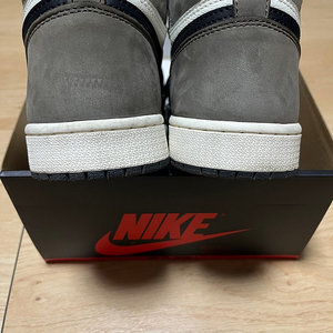 조던1 다크모카 270