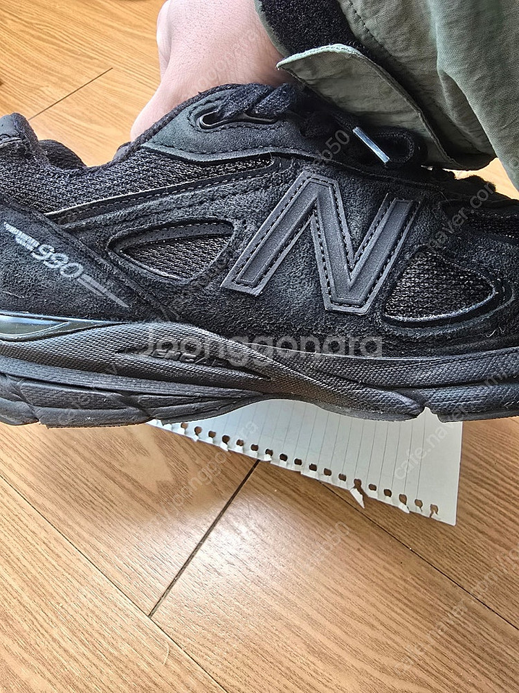 뉴발란스 990v4 트리플블랙 250사이즈 발볼D--0