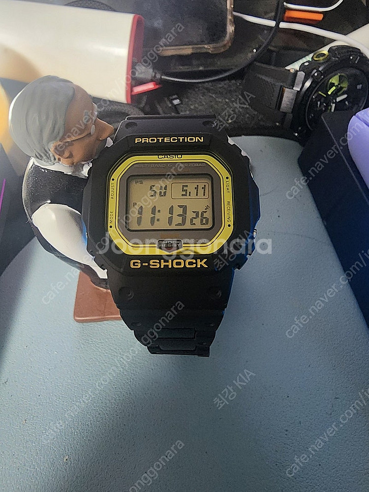 지샥 GW-B5600BC-1DR 팝니다.--1