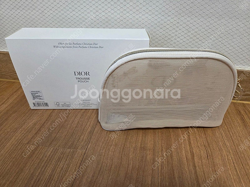 (미사용 새제품) 디올 핑크 자수 메쉬 파우치--2