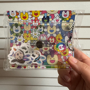 뉴진스 NewJeans x MURAKAMI PVC 스티커팩 택포 1.2만원에 판매합니다.