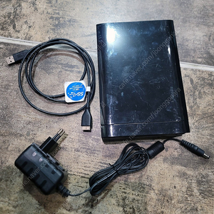 외장하드 시게이트 2Tb 3.0 팝니다. 택비포함 35,000원