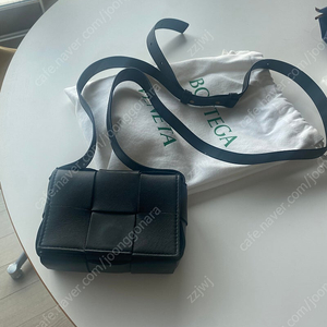 보테가베네타 미니카세트래더백(가격내림)