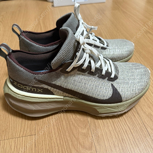 러닝화 나이키 인빈서블 런 3 (Nike Invincible Run 3 / 255mm