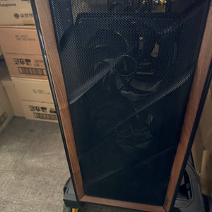 Antec FLUX PRO MESH 팝니다. 블랙
