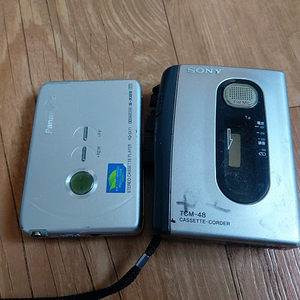소니 워크맨 , 파나소닉 SX71 총2대