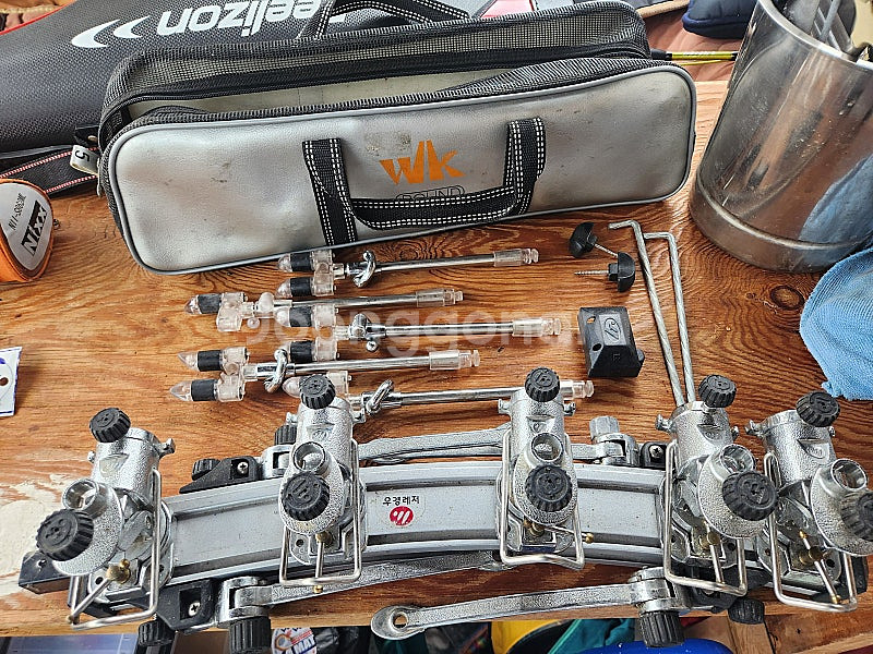 민물낚시정리중..전자찌 받침틀 3가지입니딘--2