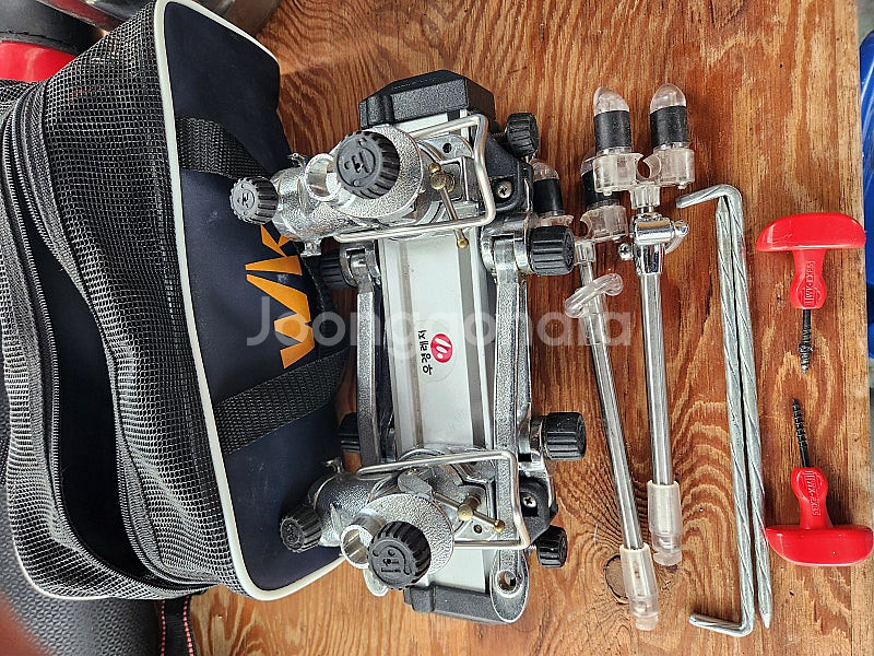 민물낚시정리중..전자찌 받침틀 3가지입니딘--5