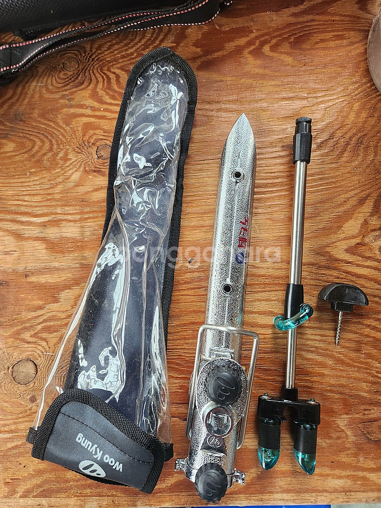 민물낚시정리중..전자찌 받침틀 3가지입니딘--8