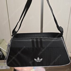 어디다스 미니 에어라이너백 JD5581