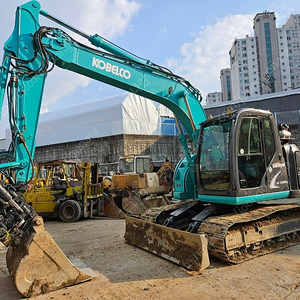 코벨코 SK140SR 2015년식 삽날 틸트 표준붐암 06궤도식 중고굴삭기