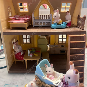 실바니안 이층집 엄마n언니토끼n세쌍둥이+냉장고+아기침대+유모차 등
