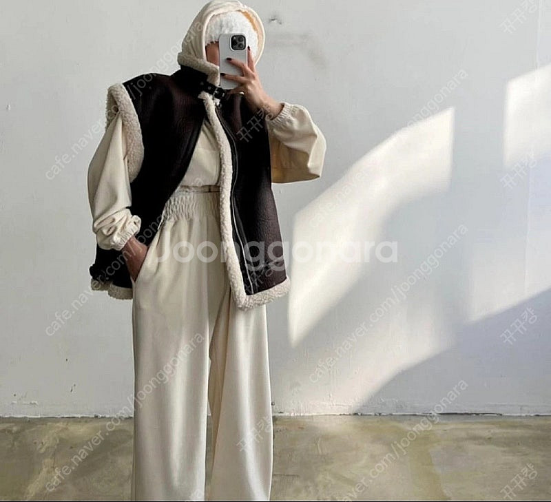 블랙바비 양털 무스탕 조끼 베스트 러브미우 제이핏 벨201 진바니 탑드레싱 레브시티 러브바니 아델 엘보스퀘 미엔느--1