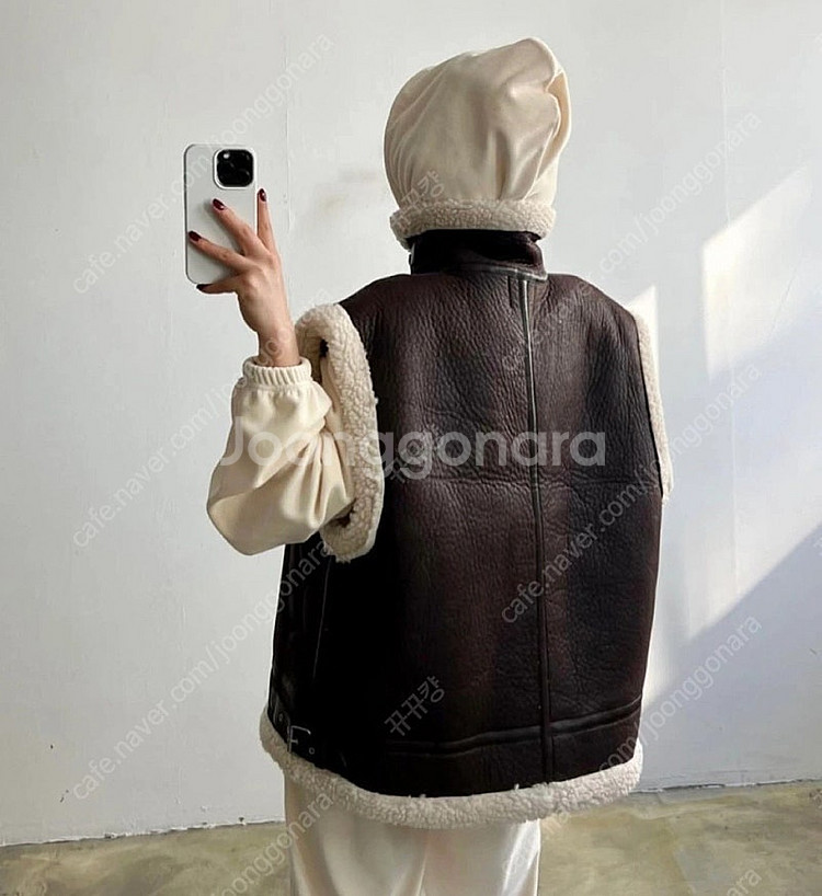 블랙바비 양털 무스탕 조끼 베스트 러브미우 제이핏 벨201 진바니 탑드레싱 레브시티 러브바니 아델 엘보스퀘 미엔느--4