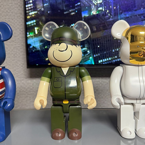 [Be@rbrick] 베어브릭 x 닥터 로마넬리 비틀 베일리 400%