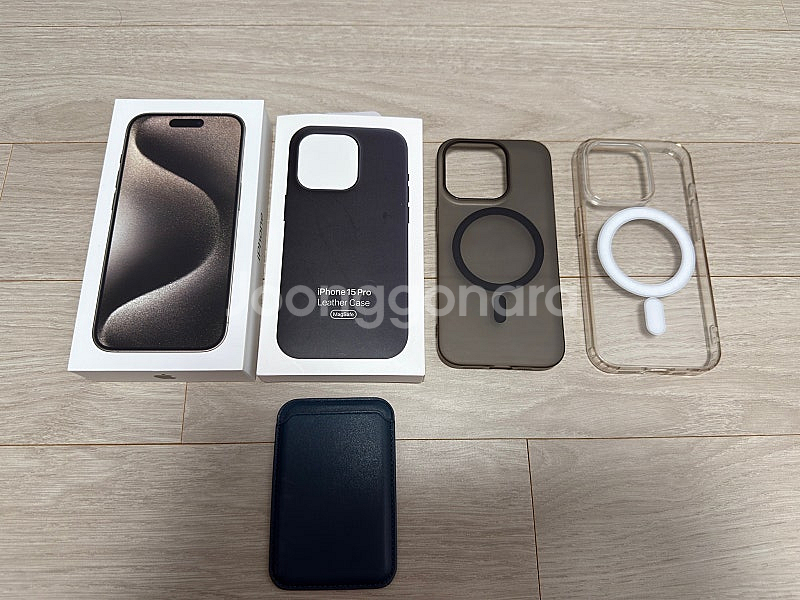 아이폰15 프로 256GB 티타늄 새제품급 풀박스 팔아...--0
