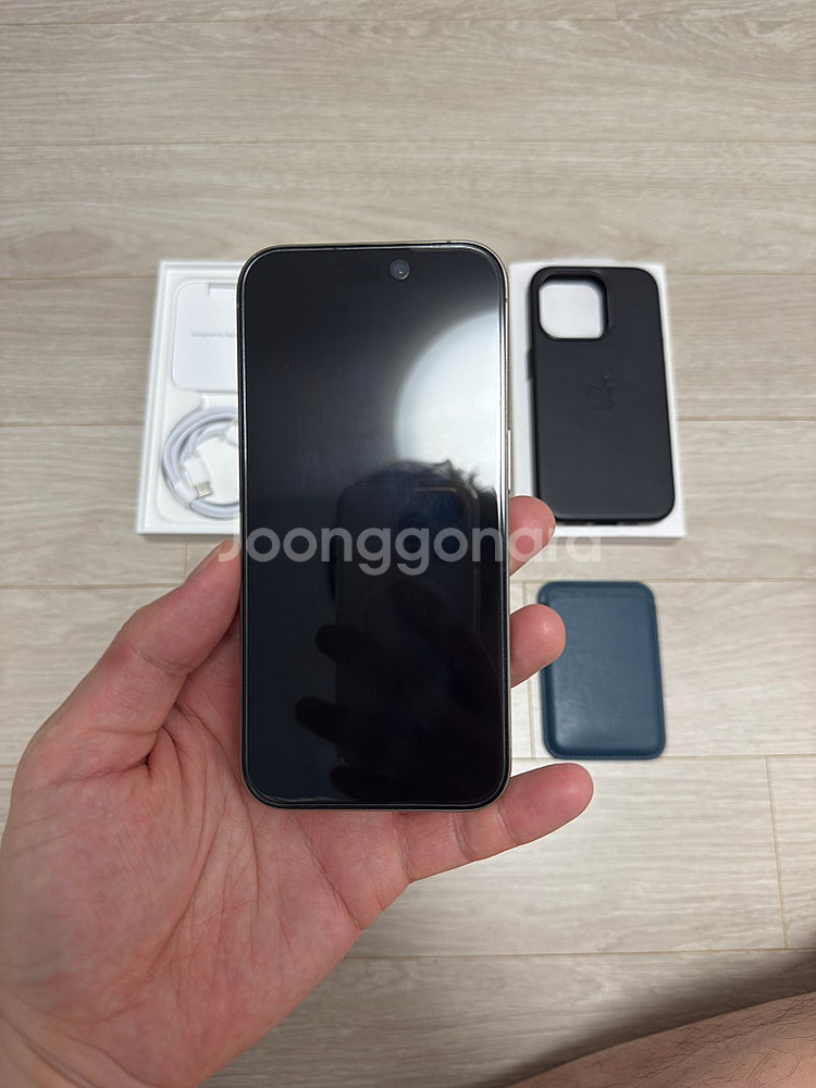 아이폰15 프로 256GB 티타늄 새제품급 풀박스 팔아...--2