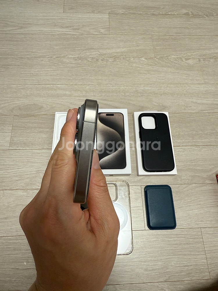 아이폰15 프로 256GB 티타늄 새제품급 풀박스 팔아...--7