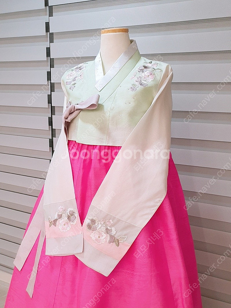 예쁜 여성한복--2