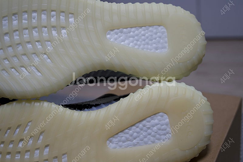 285이지부스트350v2 지브라 아코탭 새제품--6