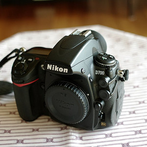 니콘 풀프레임 D700 바디 (배터리 3개) + 탐론 28mm