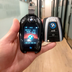 BMW i8 20년식 스마트키 리디자인 완료 LCD 디스플레이키 전환 + 메탈프레임 포함