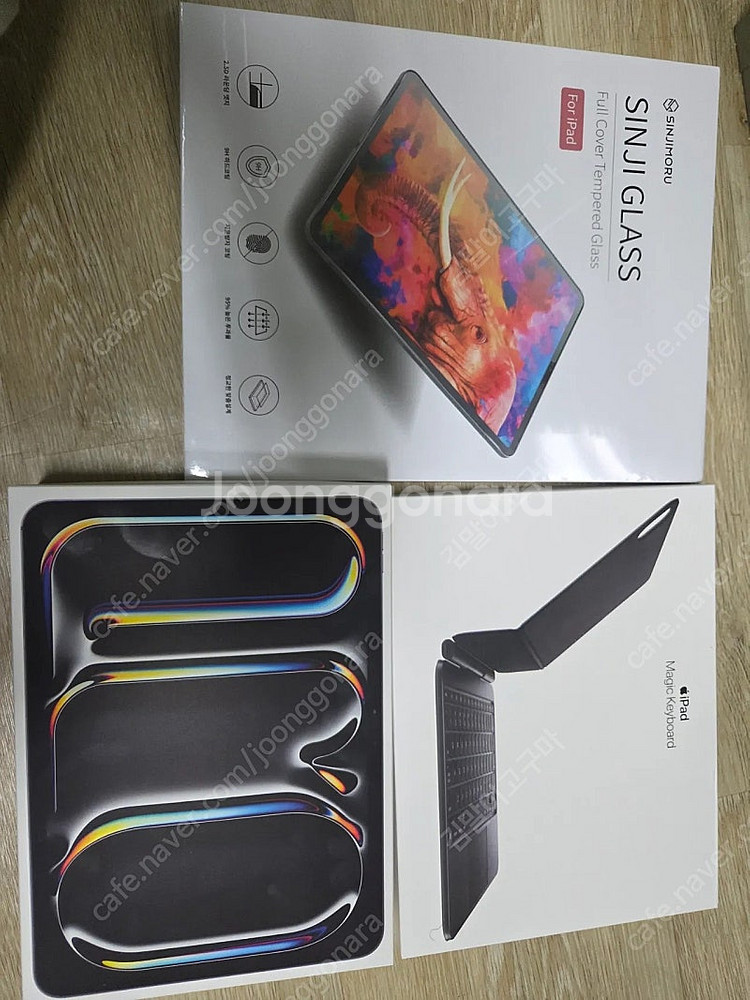 아이패드11프로 m4 256g +키보드+액정 미개봉새제...--0