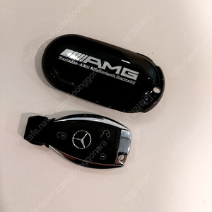 벤츠 CLA45 AMG 19년식 구형 자동차키를 올블랙 벤츠 전용 타입 LCD 액정 풀터치 스크린 디스플레이키로 업그레이드 개조 백커버 AMG 로고 엠블럼 추가 제작