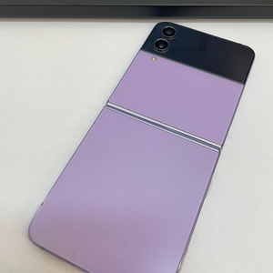 갤럭시Z플립4 보라 256GB 무잔상 상태좋은 중고26만팝니다.