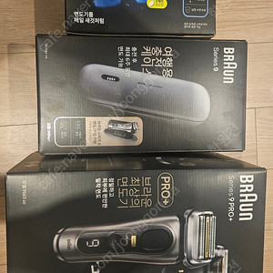 브리운 면도기 시리즈9 PRO+ 전기면도기 9565cc 세척충전스테이션+파워케이스 미개봉 판매합니다 +세정액 추가로 드려요 4개
