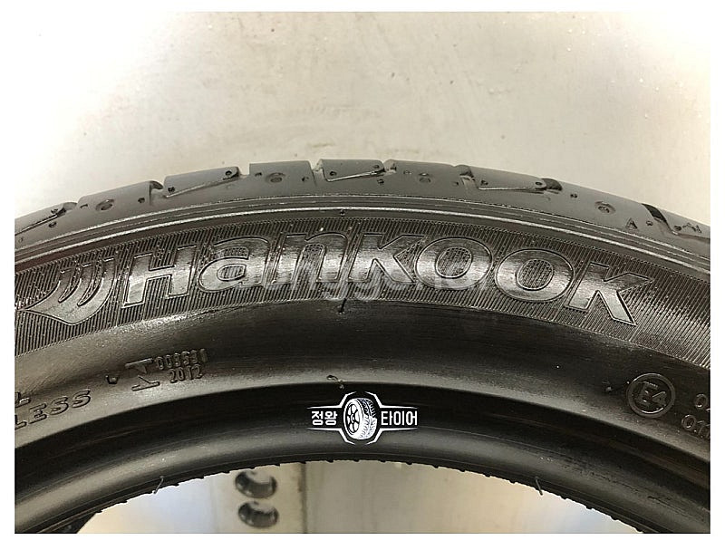 중고타이어 한국타이어 벤투스 S1 에보2 225/50R...--4